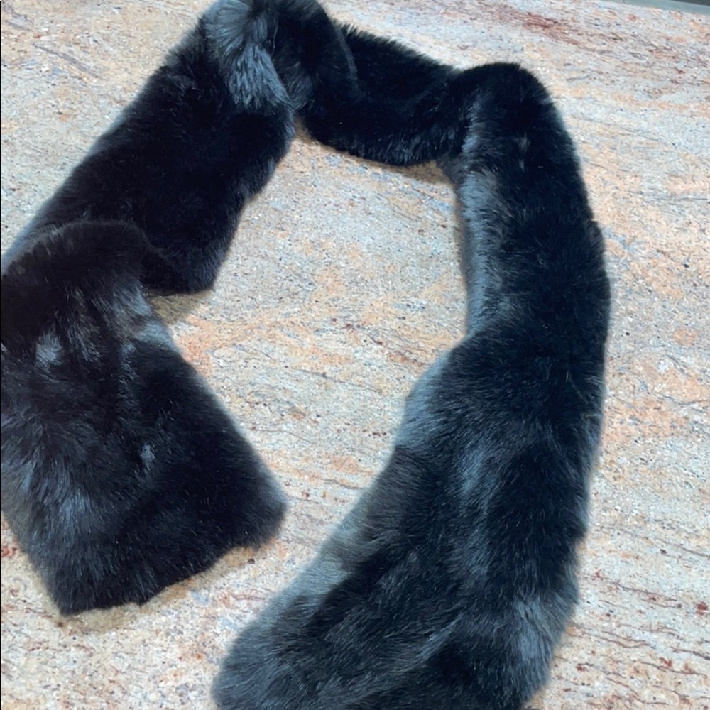 Faux fur Jones New York scarf